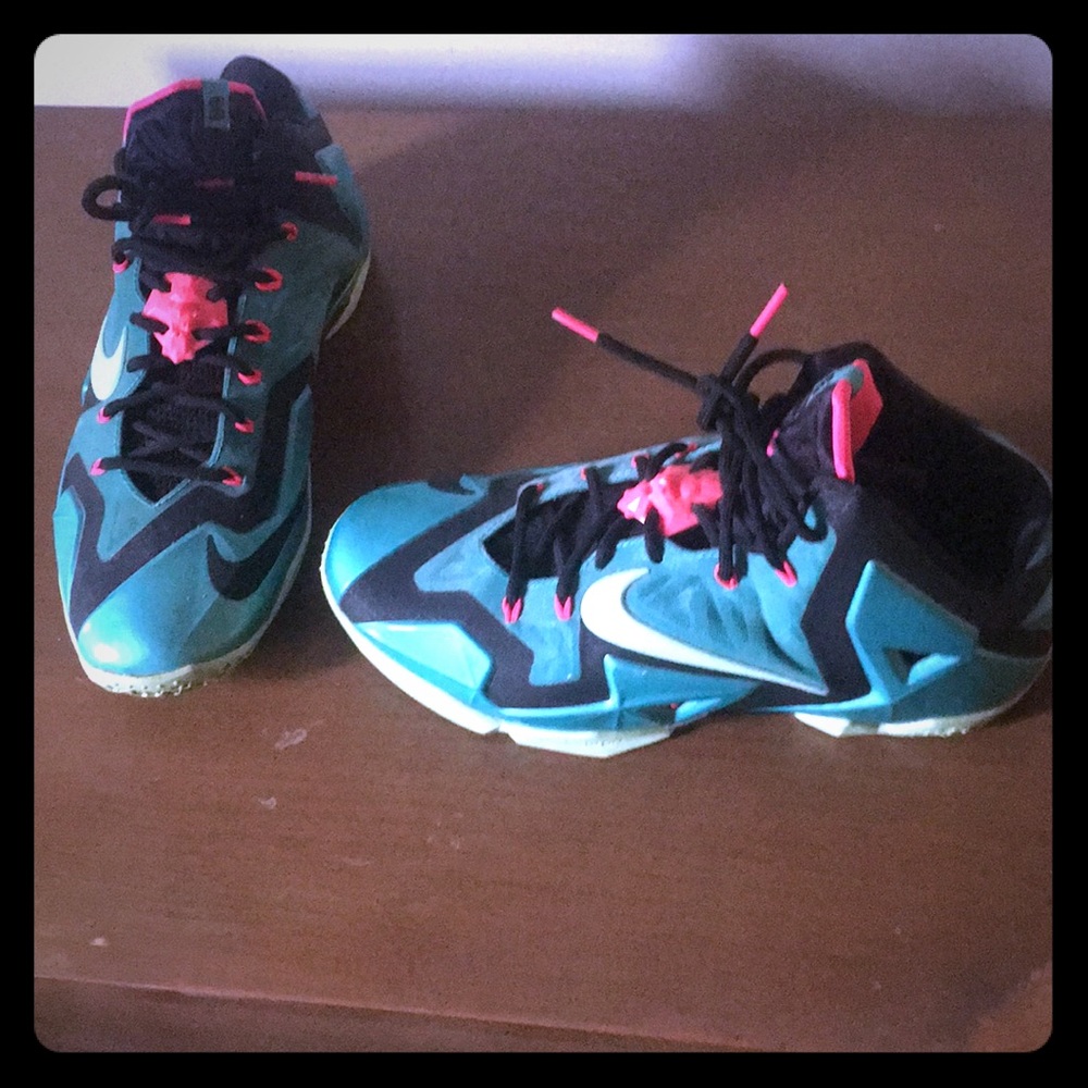 Lebron’s size 10
